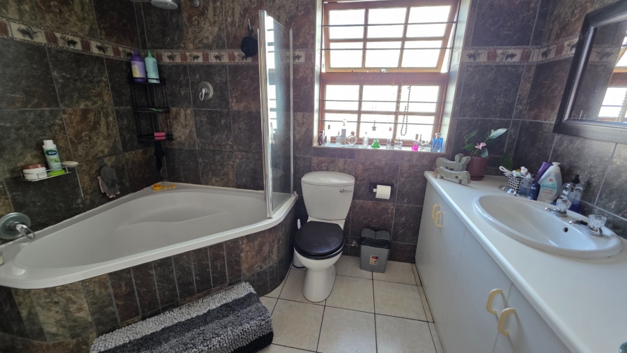 2 Bedroom Property for Sale in Mossel Bay Central Western Cape
